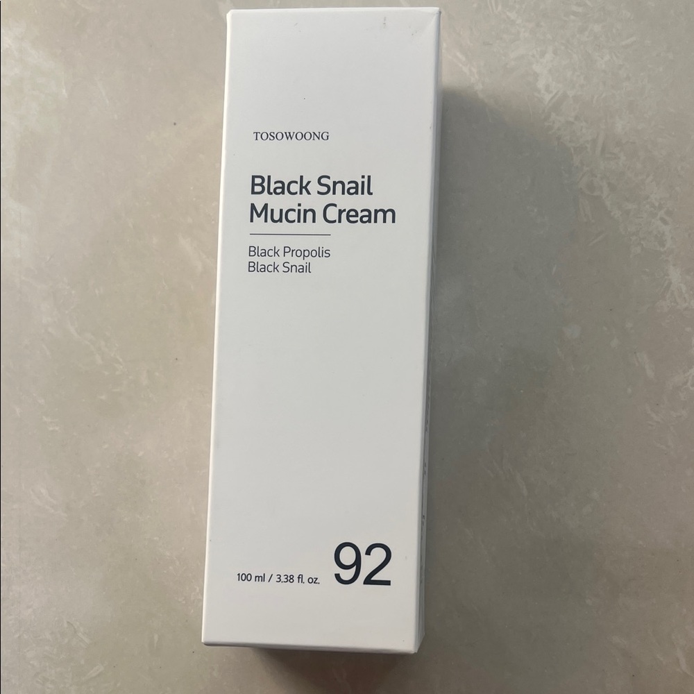 Black Snail Mucin Cream - White